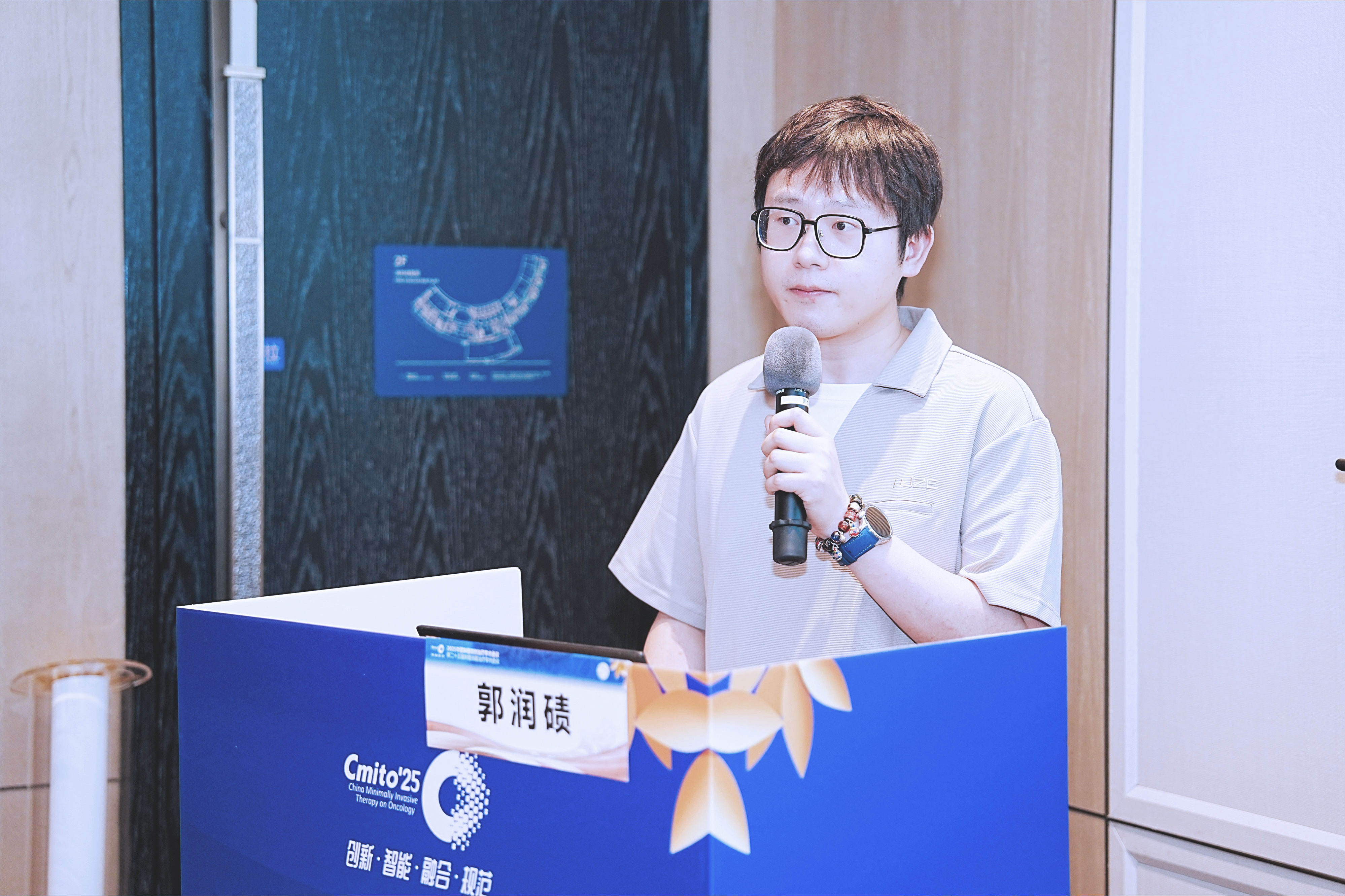 S1UG4nRbUyMlja09j8OuIywi26ZDPQhKmuqZaTqo